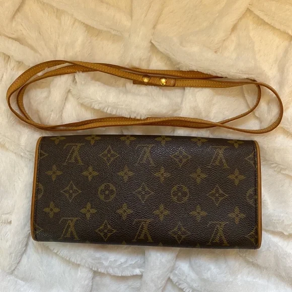 Louis Vuitton Pochette Twin GM With Dust Bag - Picture 15 of 17